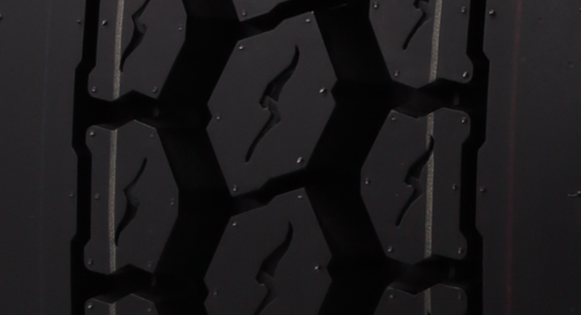 GreenMax GHD100 commercial drive tire pattern